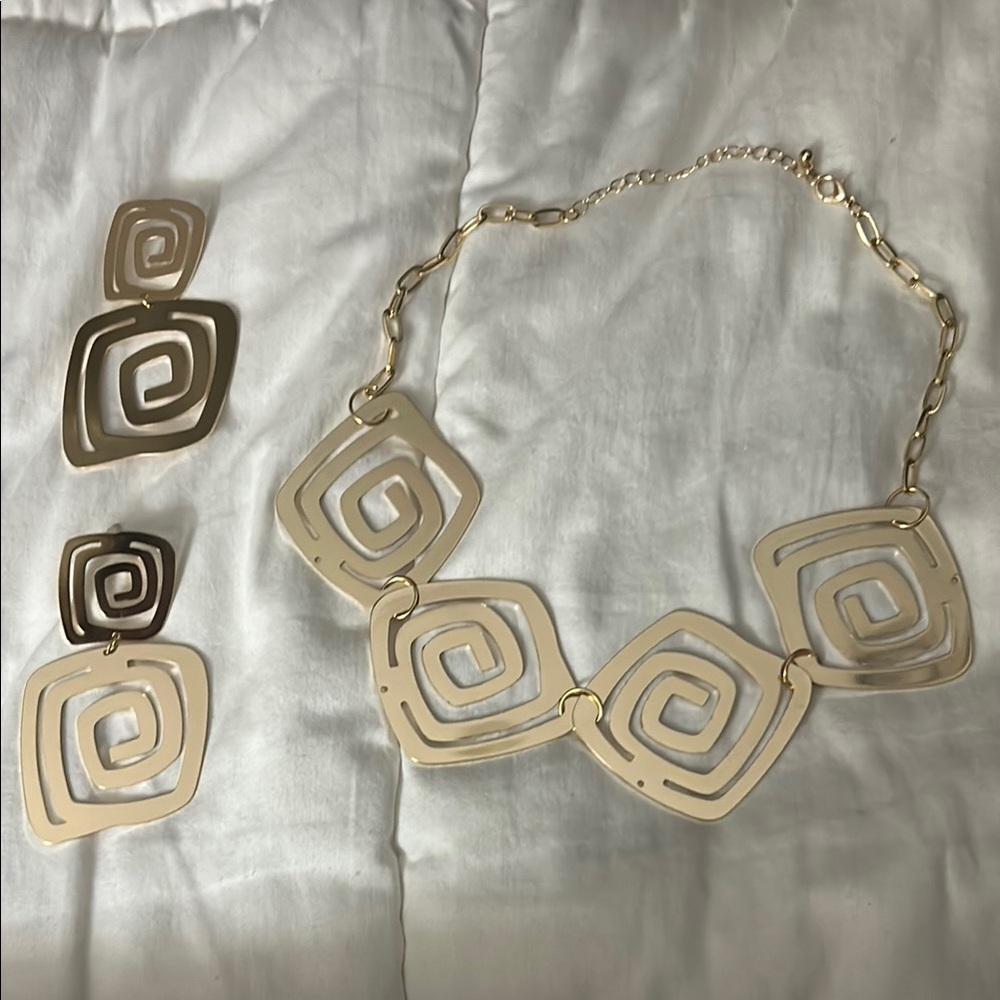 Necklace & Earring Set NWOT